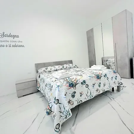 Raf's House أولبيا