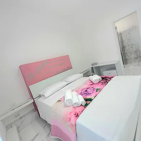Raf's House Guest house *